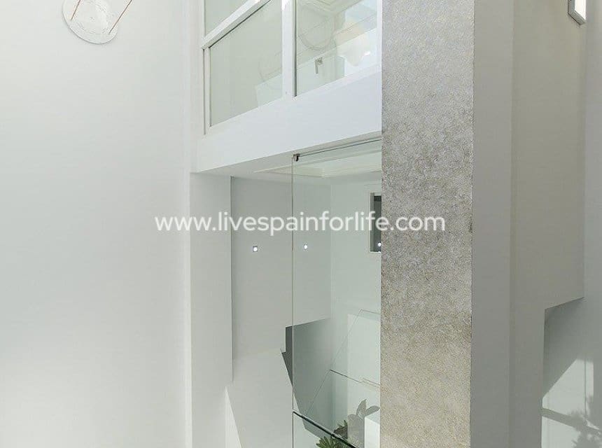3 bedroom Villa for sale in Los Montesinos with pool garage - € 525,000 (Ref: 10153928)