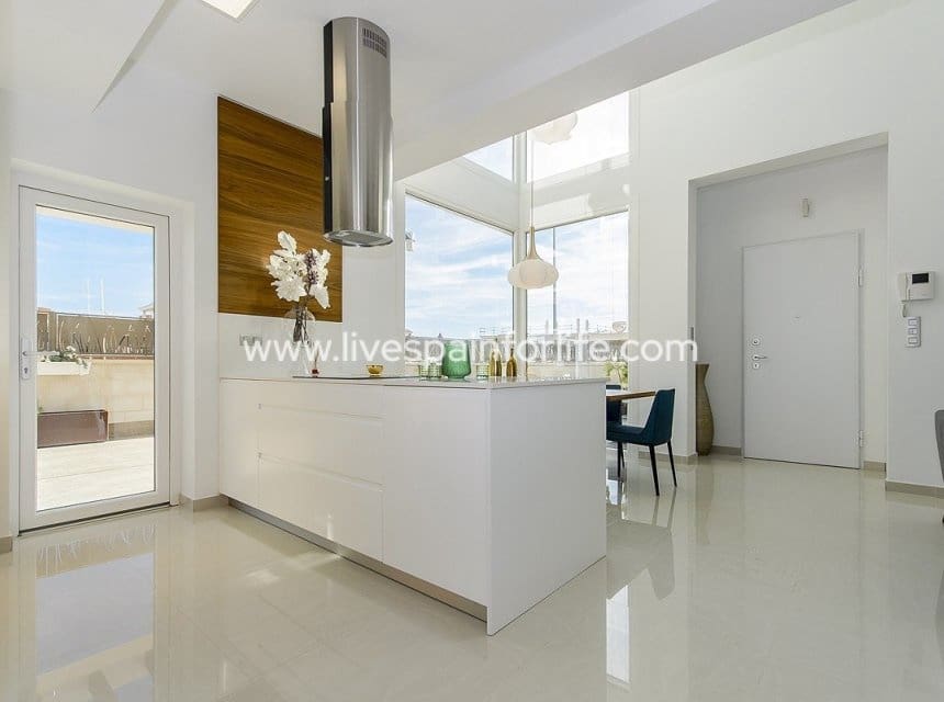 3 bedroom Villa for sale in Los Montesinos with pool garage - € 525,000 (Ref: 10153928)