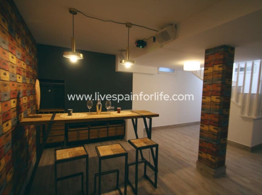 3 bedroom Villa for sale in Los Montesinos with pool garage - € 525,000 (Ref: 10153928)