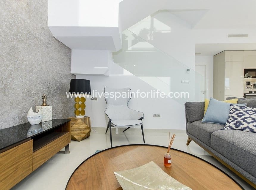 3 bedroom Villa for sale in Los Montesinos with pool garage - € 525,000 (Ref: 10153928)