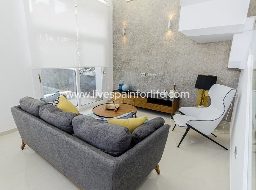 3 bedroom Villa for sale in Los Montesinos with pool garage - € 525,000 (Ref: 10153928)