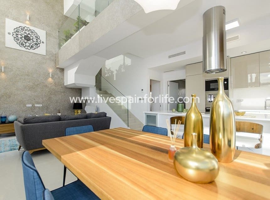 3 bedroom Villa for sale in Los Montesinos with pool garage - € 525,000 (Ref: 10153928)