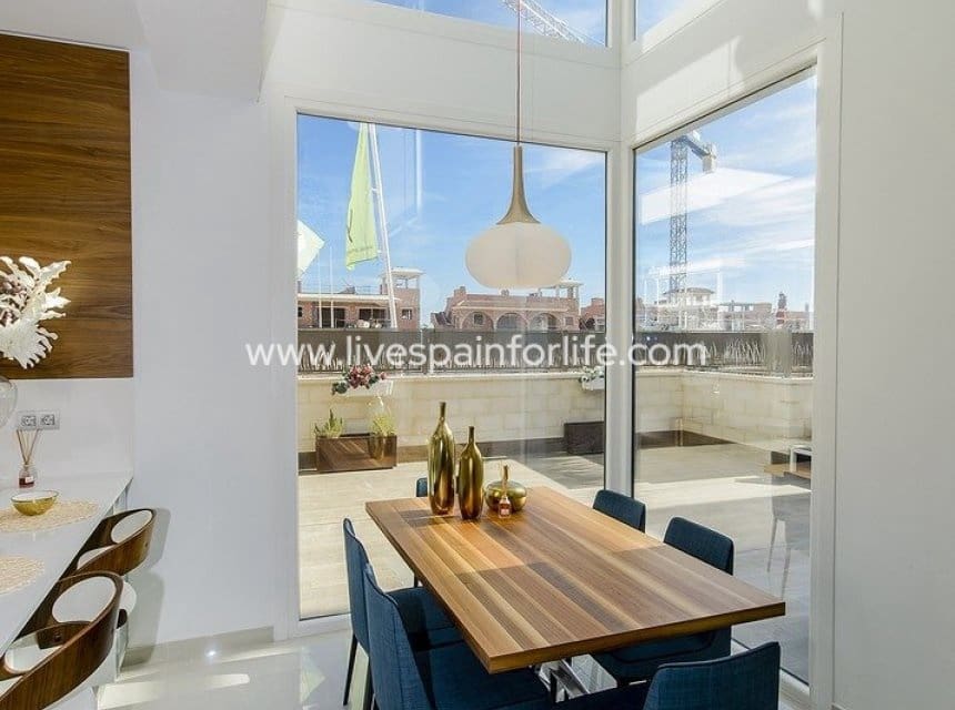 3 bedroom Villa for sale in Los Montesinos with pool garage - € 525,000 (Ref: 10153928)