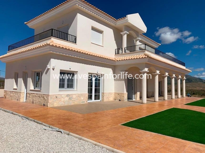 4 sovrum Villa till salu i Pinoso med pool garage - 505 000 € (Ref: 10153931)