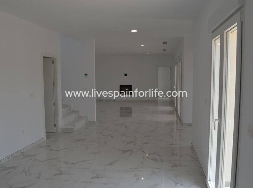4 sovrum Villa till salu i Pinoso med pool garage - 505 000 € (Ref: 10153931)