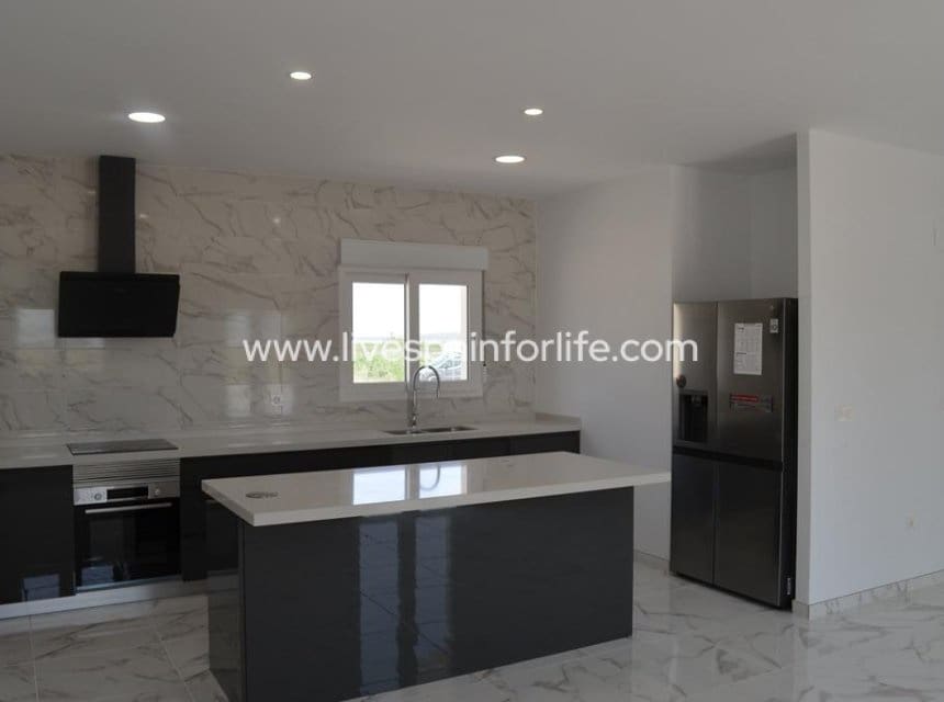 4 sovrum Villa till salu i Pinoso med pool garage - 505 000 € (Ref: 10153931)