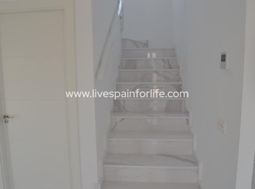 4 sovrum Villa till salu i Pinoso med pool garage - 505 000 € (Ref: 10153931)