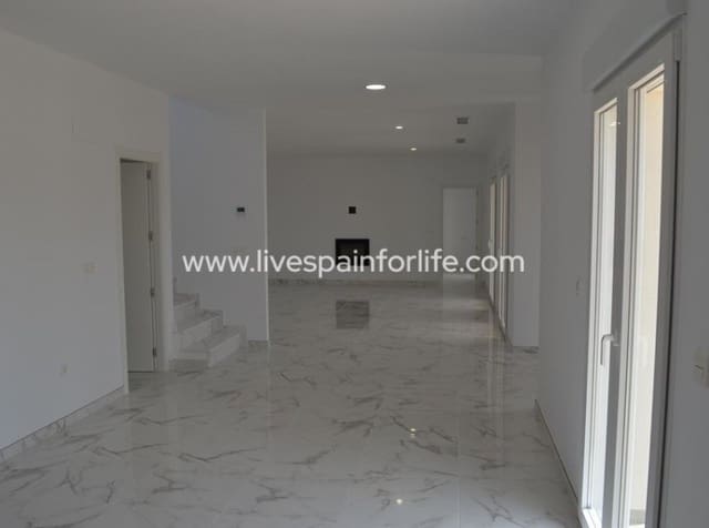 4 sovrum Villa till salu i Pinoso med pool garage - 505 000 € (Ref: 10153931)