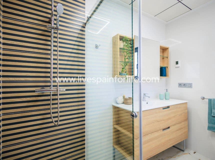 3 soveværelse Villa til salg i Pilar de la Horadada med swimmingpool garage - € 420.000 (Ref: 10153932)
