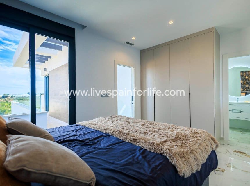 3 soveværelse Villa til salg i Pilar de la Horadada med swimmingpool garage - € 420.000 (Ref: 10153932)