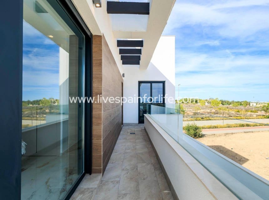 3 soveværelse Villa til salg i Pilar de la Horadada med swimmingpool garage - € 420.000 (Ref: 10153932)