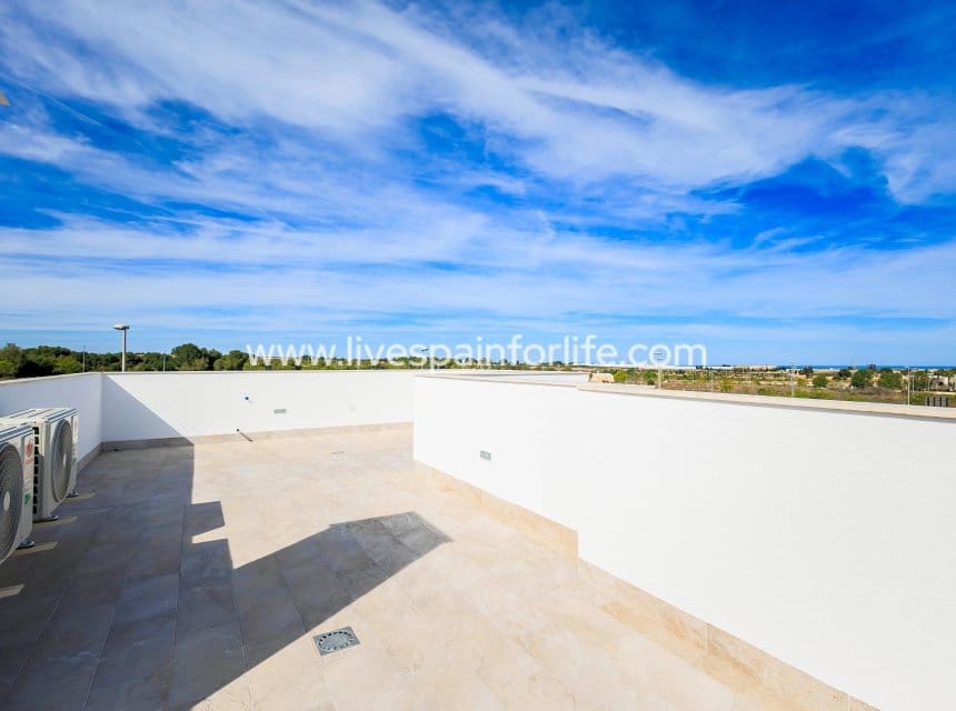 3 soveværelse Villa til salg i Pilar de la Horadada med swimmingpool garage - € 420.000 (Ref: 10153932)