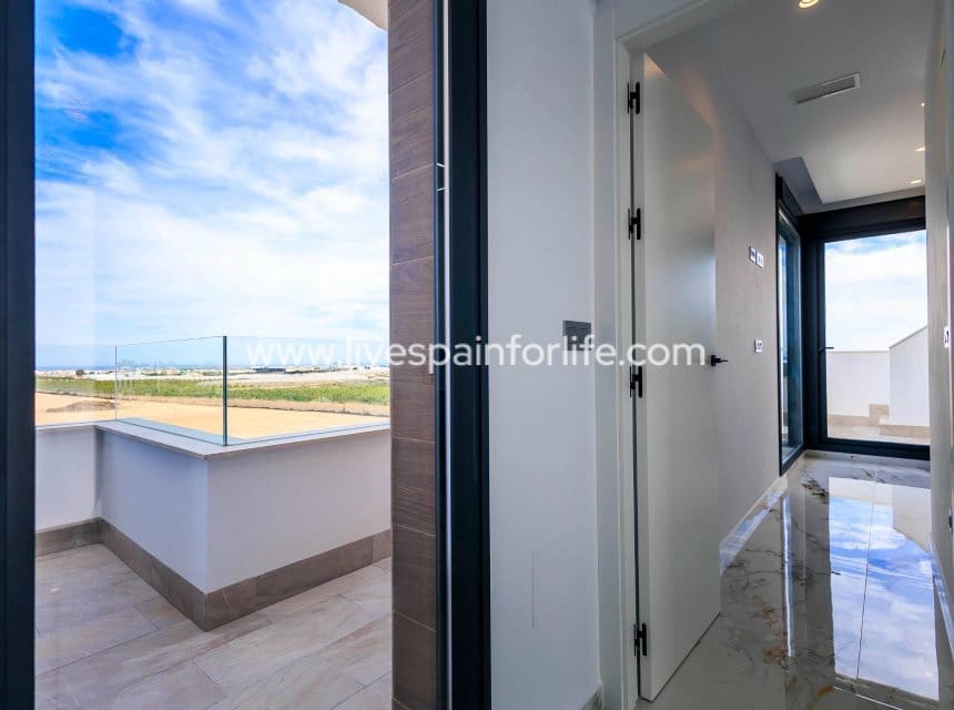 3 soveværelse Villa til salg i Pilar de la Horadada med swimmingpool garage - € 420.000 (Ref: 10153932)