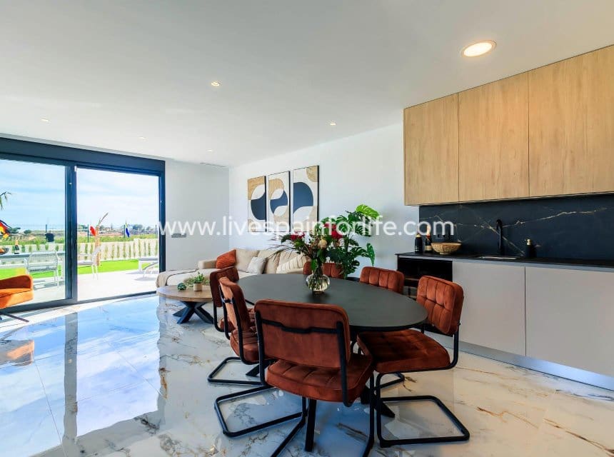 3 soveværelse Villa til salg i Pilar de la Horadada med swimmingpool garage - € 420.000 (Ref: 10153932)