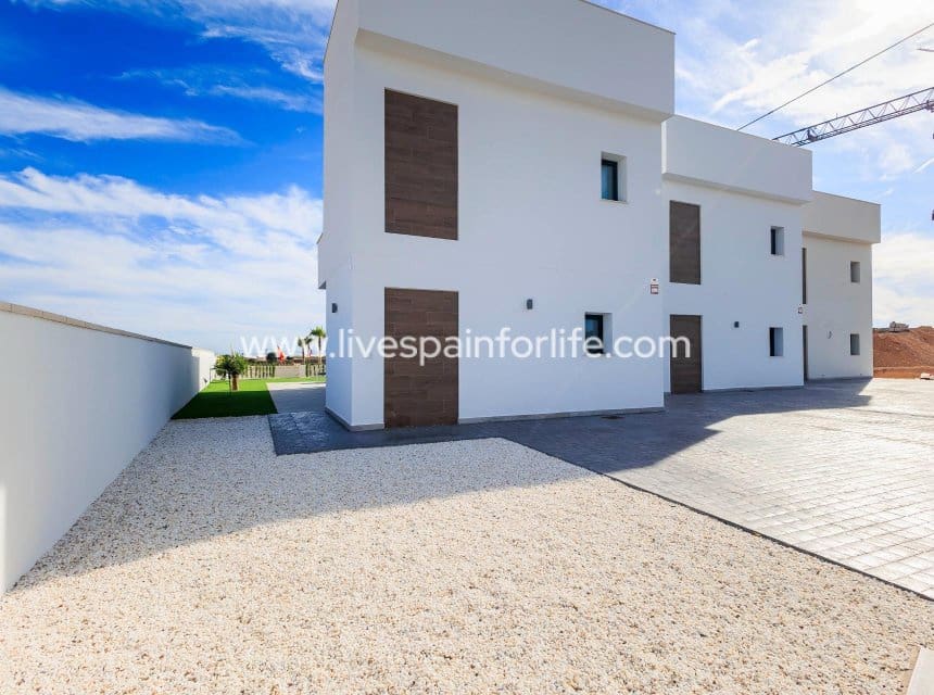 3 soveværelse Villa til salg i Pilar de la Horadada med swimmingpool garage - € 420.000 (Ref: 10153932)