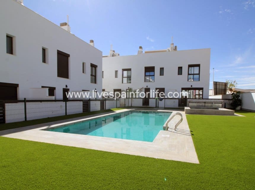 4 camera da letto Villetta a Schiera in vendita in Pilar de la Horadada con piscina garage - 394.900 € (Rif: 10155838)