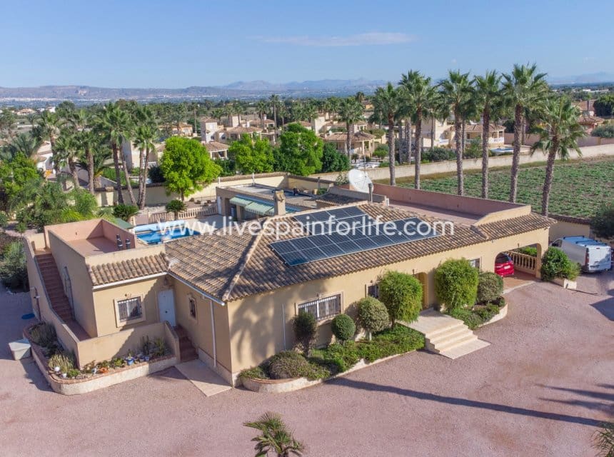 4 chambre Finca/Maison de Campagne à vendre à Dolores avec piscine garage - 649 999 € (Ref: 10156773)