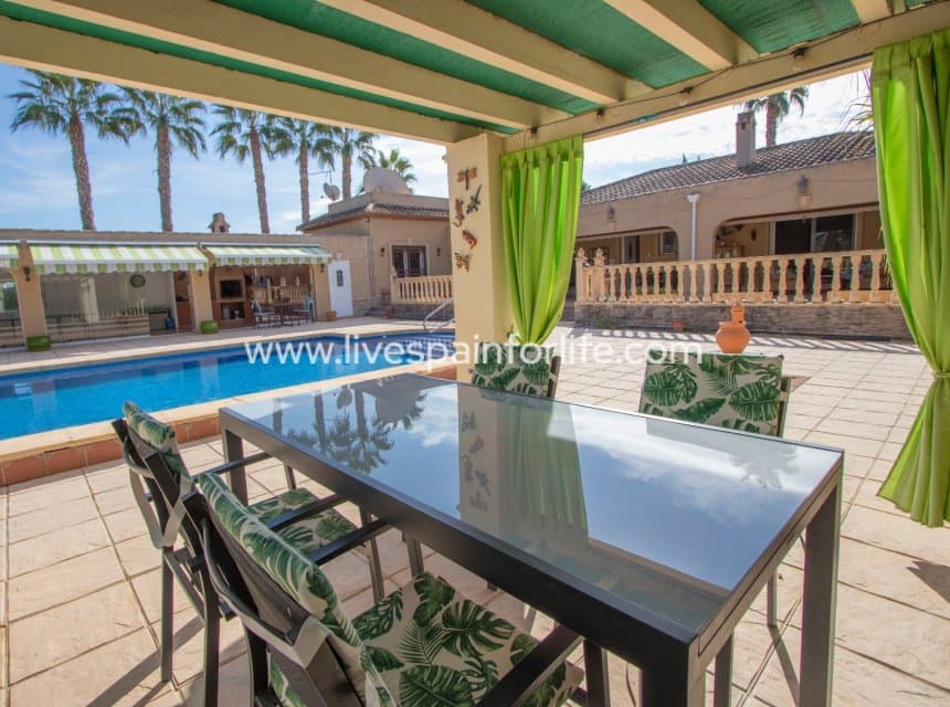 4 chambre Finca/Maison de Campagne à vendre à Dolores avec piscine garage - 649 999 € (Ref: 10156773)