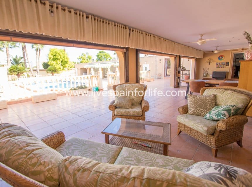4 chambre Finca/Maison de Campagne à vendre à Dolores avec piscine garage - 649 999 € (Ref: 10156773)