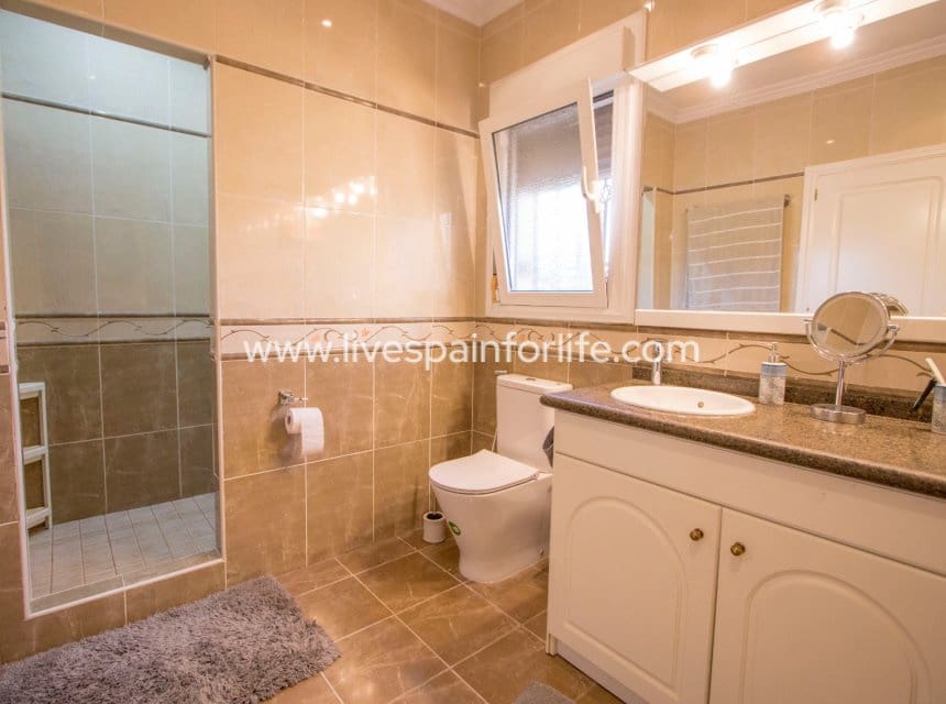 4 soveværelse Finca/Landehus til salg i Catral med swimmingpool garage - € 649.999 (Ref: 10156774)