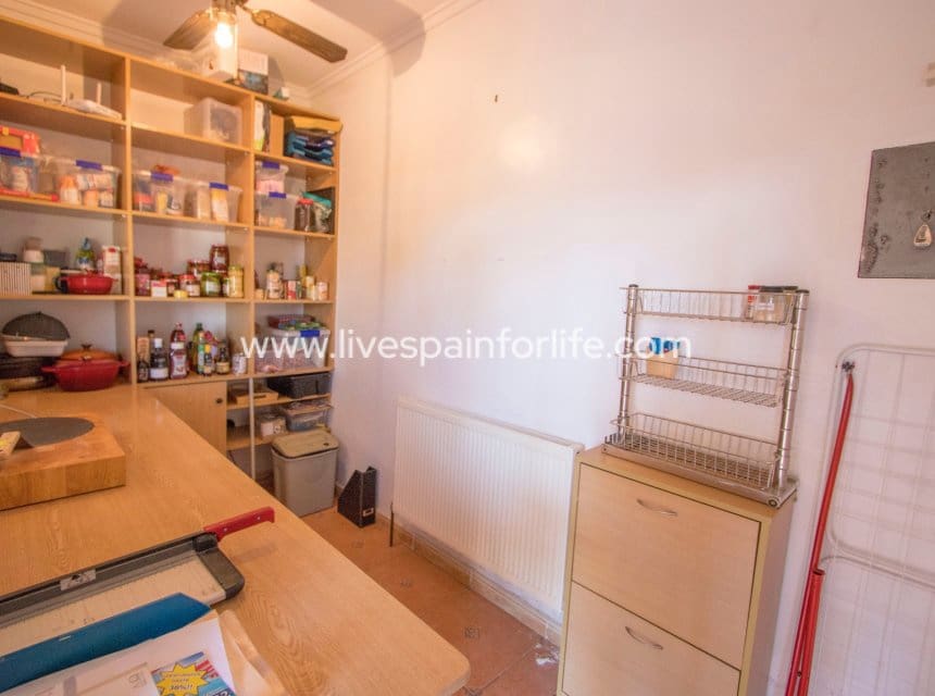 4 sypialnia Finka/Dom wiejski na sprzedaż w Miasto Alicante / Alacant z basenem garażem - 649 999 € (Ref: 10156775)