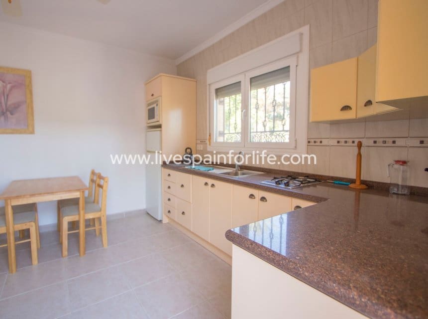 4 soveværelse Finca/Landehus til salg i Catral med swimmingpool garage - € 649.999 (Ref: 10156776)