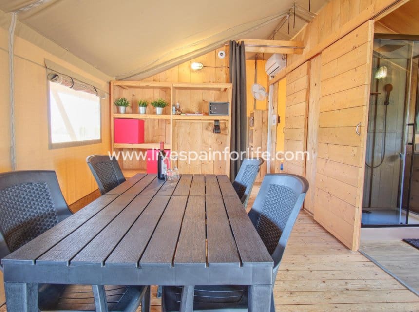 3 chambre Local Commercial à vendre à Dolores avec piscine - 895 000 € (Ref: 10163496)