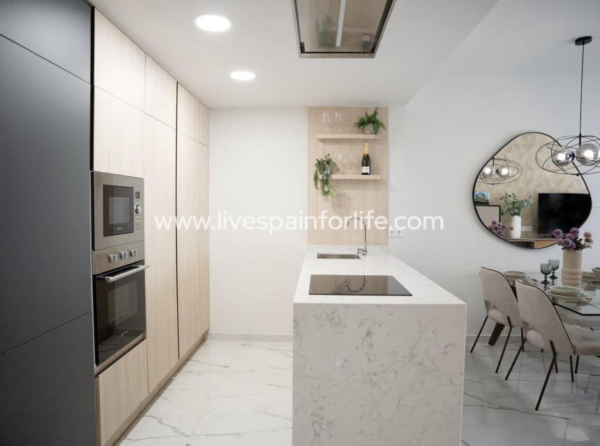 2 bedroom Bungalow for sale in Rojales with pool garage - € 339,000 (Ref: 10163498)