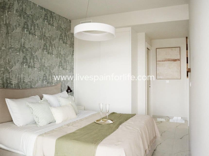 2 bedroom Bungalow for sale in Rojales with pool garage - € 339,000 (Ref: 10163498)