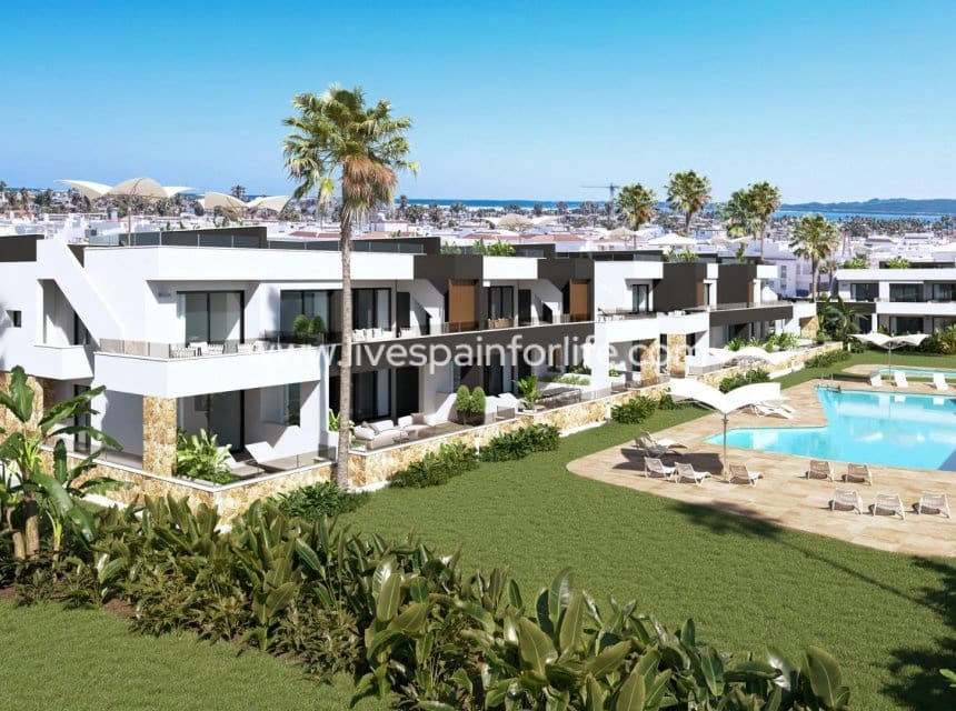 2 bedroom Bungalow for sale in Rojales with pool garage - € 339,000 (Ref: 10163498)