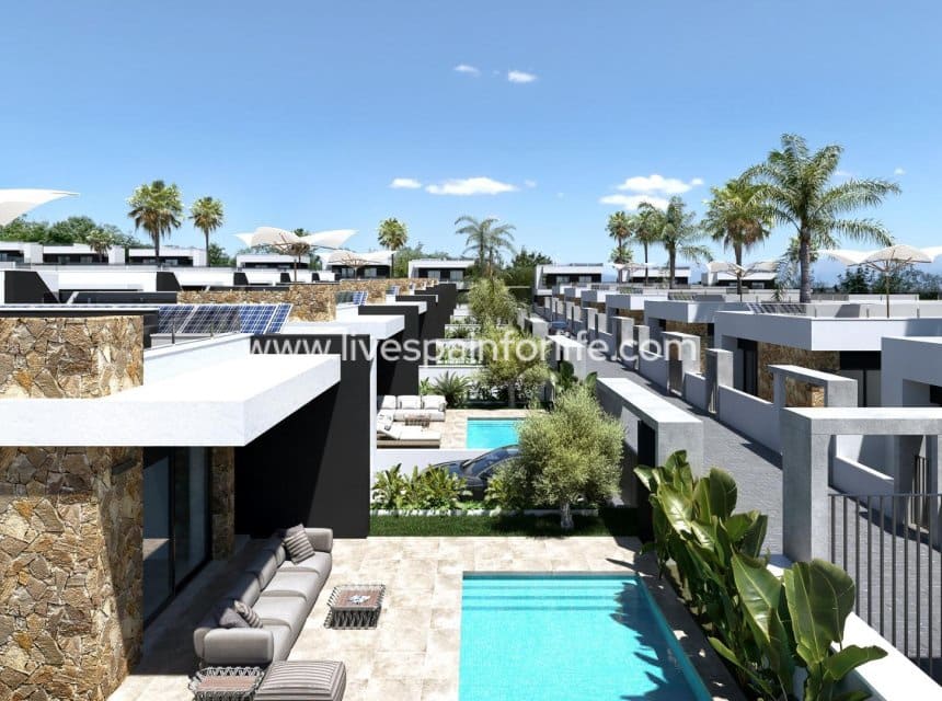 4 soveværelse Villa til salg i Ciudad Quesada med swimmingpool garage - € 799.000 (Ref: 10163501)