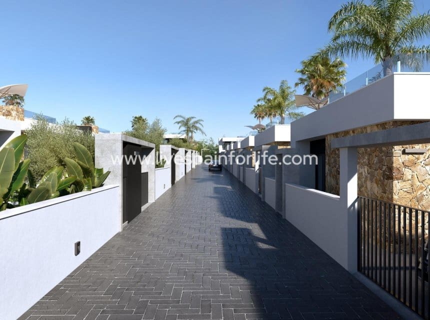 4 soveværelse Villa til salg i Ciudad Quesada med swimmingpool garage - € 799.000 (Ref: 10163501)