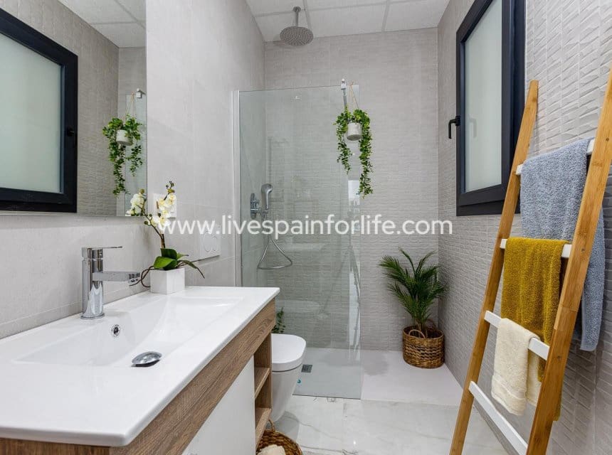 4 soveværelse Villa til salg i Ciudad Quesada med swimmingpool garage - € 799.000 (Ref: 10163501)