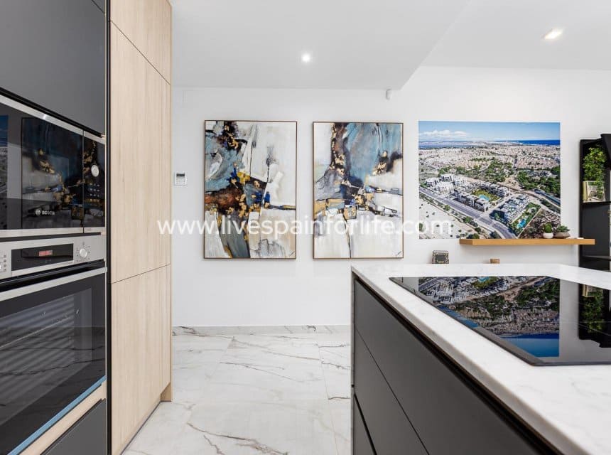 4 soveværelse Villa til salg i Ciudad Quesada med swimmingpool garage - € 799.000 (Ref: 10163501)