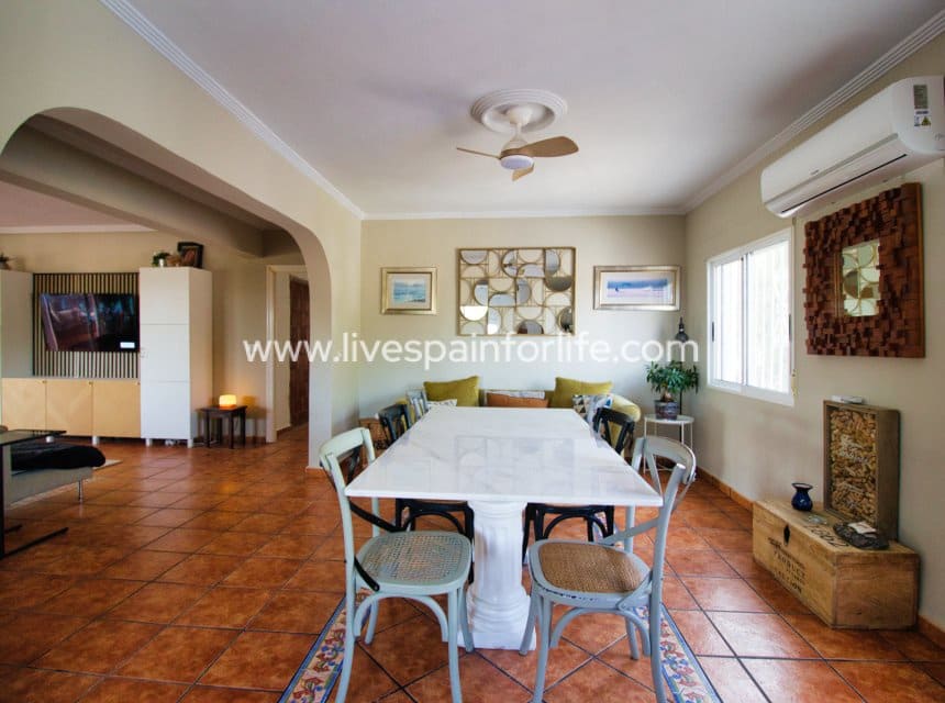 Finca/Casa Rural de 5 habitaciones en Hondón de las Nieves en venta con piscina garaje - 429.950 € (Ref: 10167053)