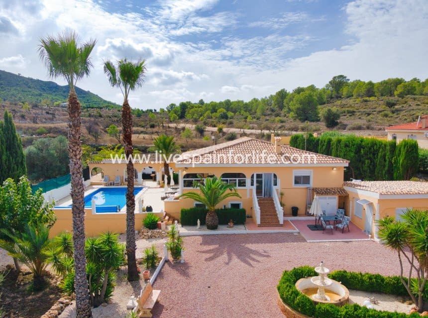 5 soverom Finca/Herregård til salgs i Alicante by med svømmebasseng garasje - € 429 950 (Ref: 10167504)
