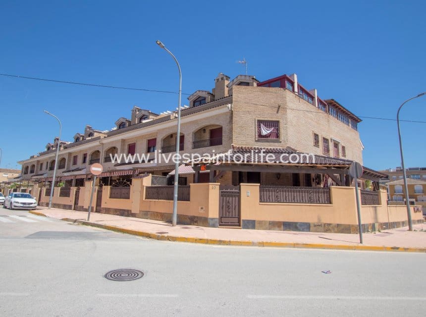 4 bedroom Townhouse for sale in Albatera with garage - € 290,000 (Ref: 10169117)