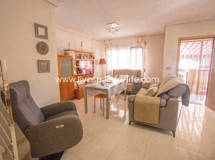 4 bedroom Townhouse for sale in Albatera with garage - € 290,000 (Ref: 10169117)