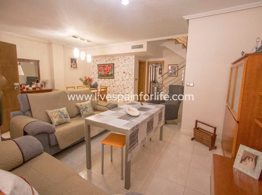 4 bedroom Townhouse for sale in Albatera with garage - € 290,000 (Ref: 10169117)