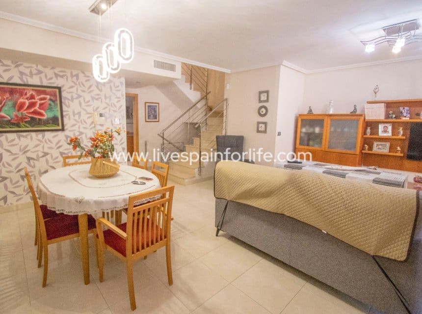 4 bedroom Townhouse for sale in Albatera with garage - € 290,000 (Ref: 10169117)