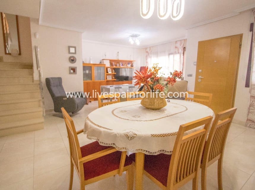 4 bedroom Townhouse for sale in Albatera with garage - € 290,000 (Ref: 10169117)