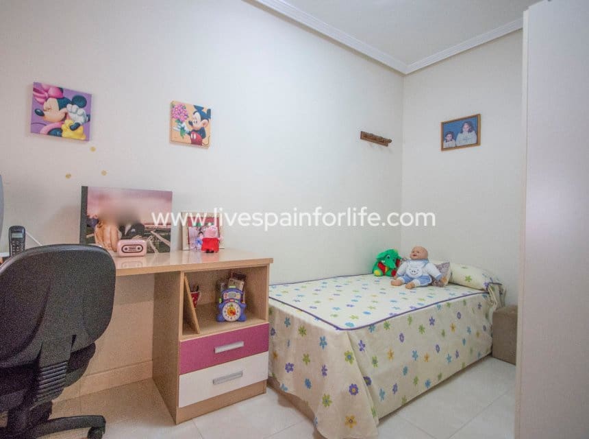 4 bedroom Townhouse for sale in Albatera with garage - € 290,000 (Ref: 10169117)