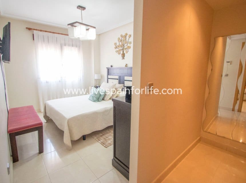 4 bedroom Townhouse for sale in Albatera with garage - € 290,000 (Ref: 10169117)