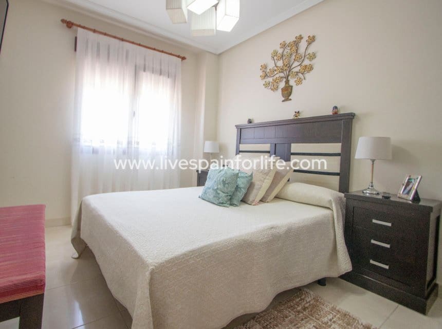 4 bedroom Townhouse for sale in Albatera with garage - € 290,000 (Ref: 10169117)