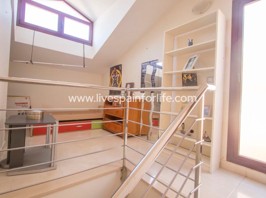 4 bedroom Townhouse for sale in Albatera with garage - € 290,000 (Ref: 10169117)