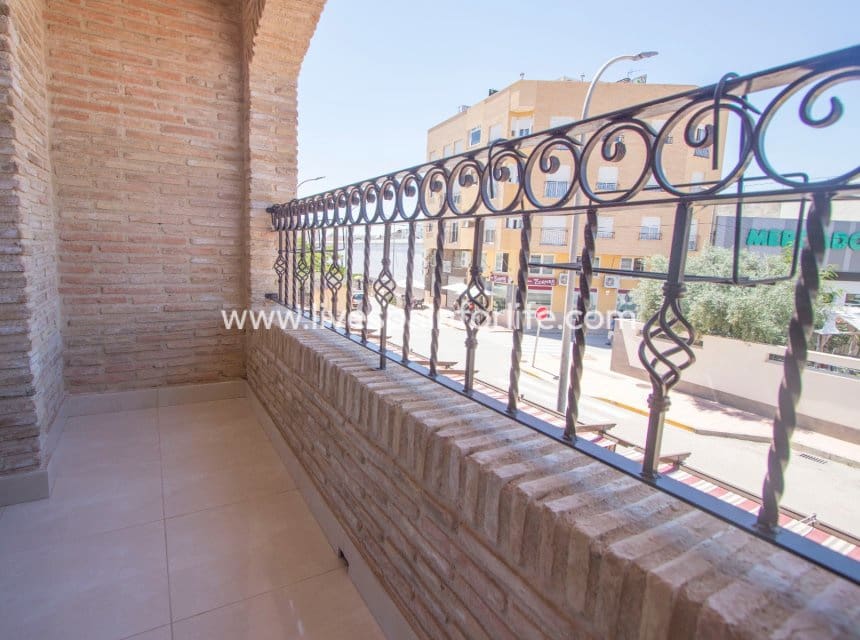 4 bedroom Townhouse for sale in Albatera with garage - € 290,000 (Ref: 10169117)