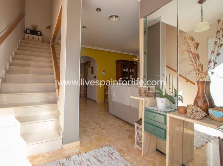 4 bedroom Townhouse for sale in Albatera with garage - € 225,000 (Ref: 10169125)
