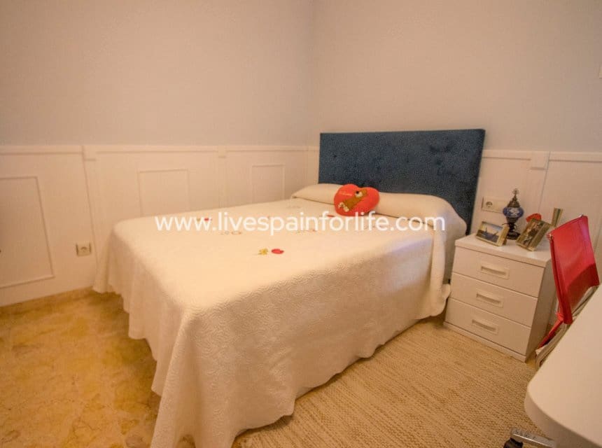 4 bedroom Townhouse for sale in Albatera with garage - € 225,000 (Ref: 10169125)