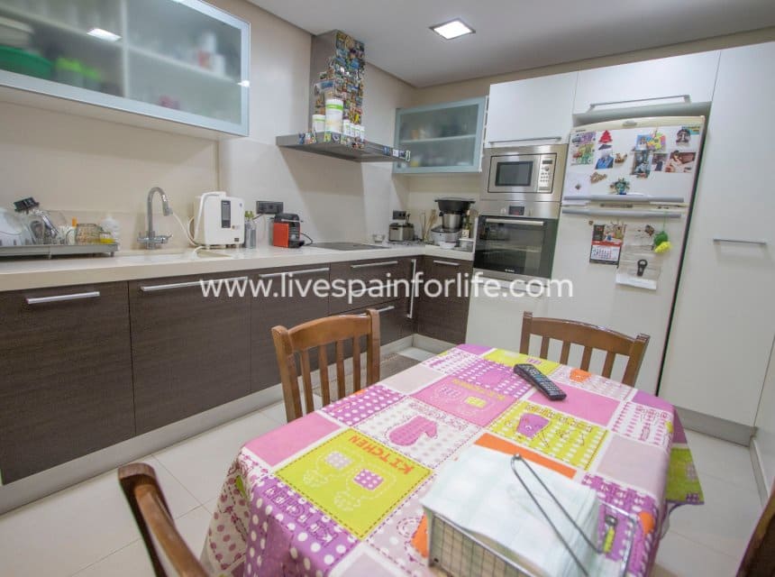 4 bedroom Townhouse for sale in Albatera with garage - € 225,000 (Ref: 10169125)