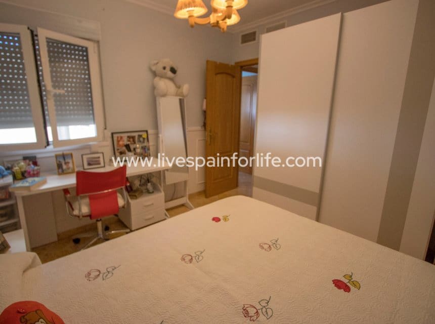 4 bedroom Townhouse for sale in Albatera with garage - € 225,000 (Ref: 10169125)
